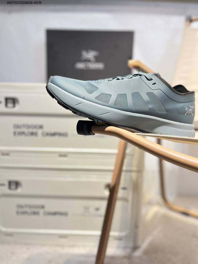 Hoka One One's unique competition training shoes, focusing on comfort and softne