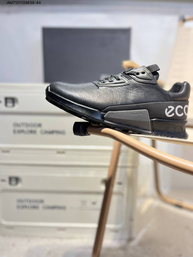 New Balance 530 Retro Running Shoes This pair of shoes is indeed one of the clas
