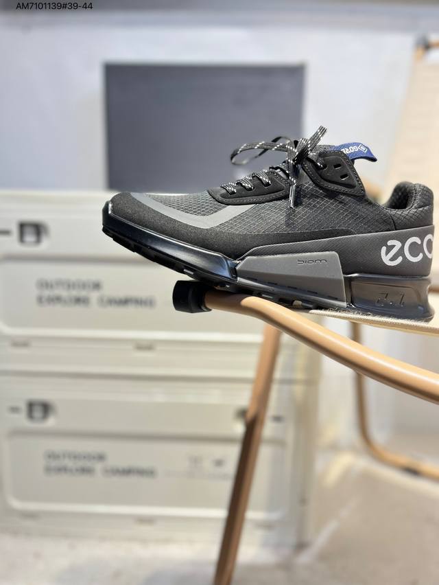 New Balance 530 Retro Running Shoes This pair of shoes is indeed one of the clas