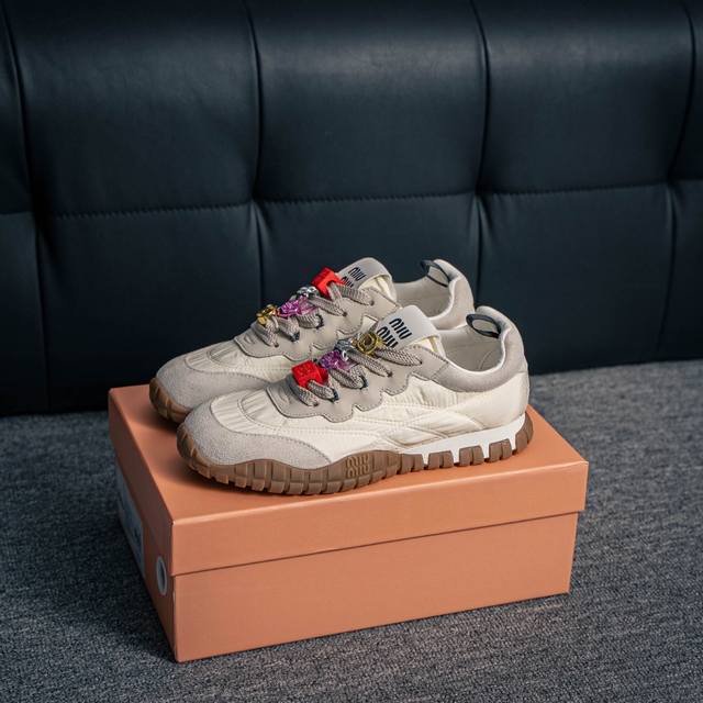 Puma men's and women's shoes are half-size with real labels, developed based on