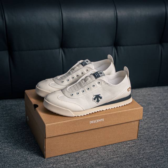 Puma men's and women's shoes are half-size with real labels, developed based on