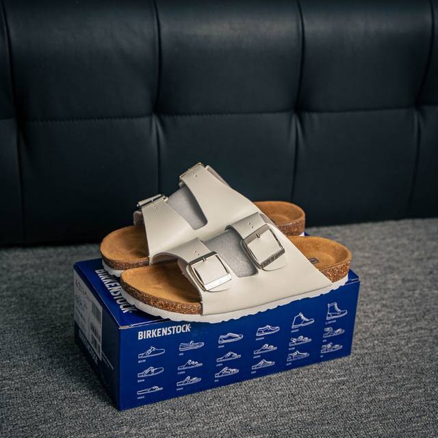Timberland men's shoes are made of wear-resistant pig leather upper material, em
