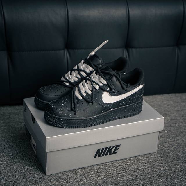 Genuine On Cloudnova all-weather lightweight shock-absorbing comfortable breatha