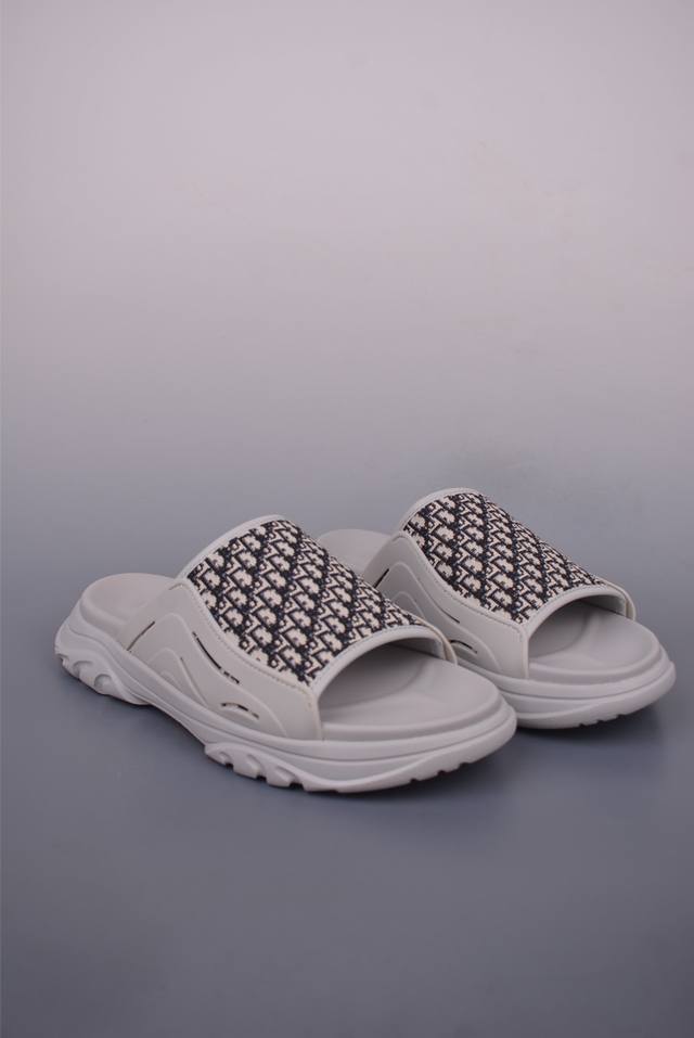 Genuine On Cloudnova all-weather lightweight shock-absorbing comfortable breatha