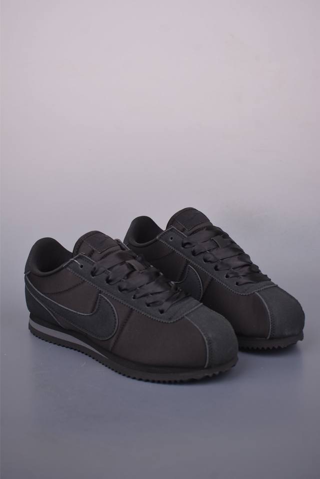 Nike Quest 6 Nike Ultimate 6th Generation Shock Absorption Running Shoes Fabric
