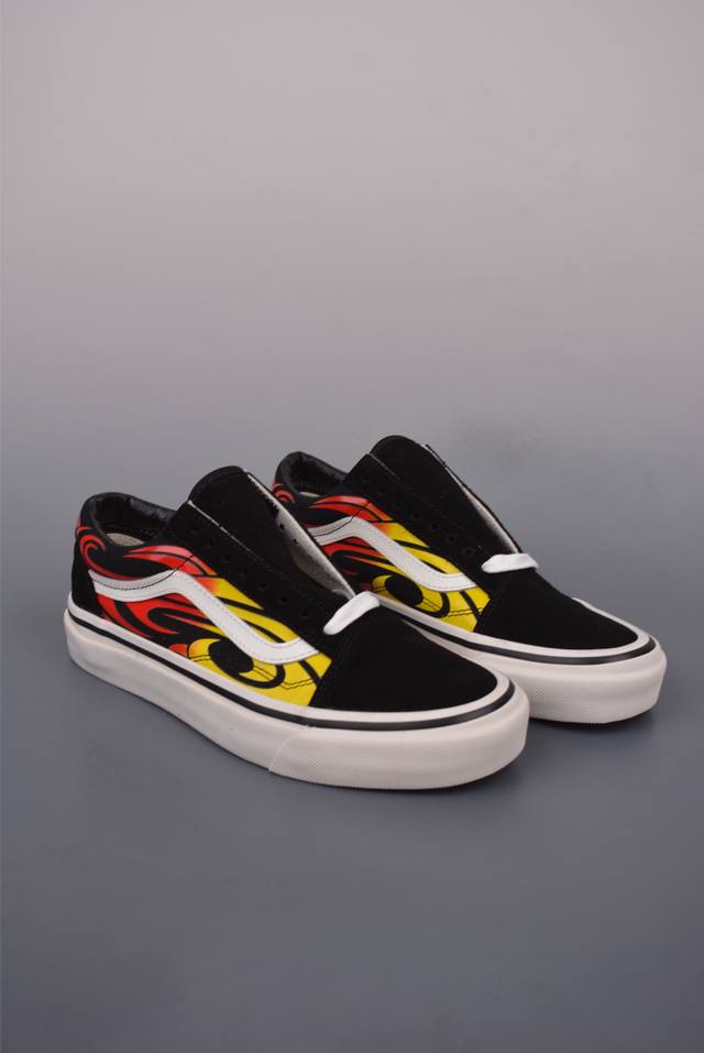 Corporate-level Adidas Original Astir wear-resistant retro sports casual shoes.
