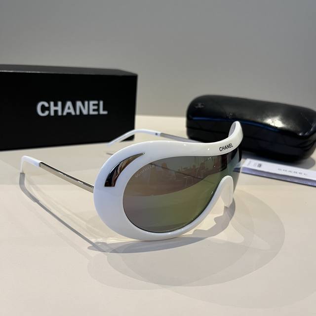 Chanel double C diamond brooch.