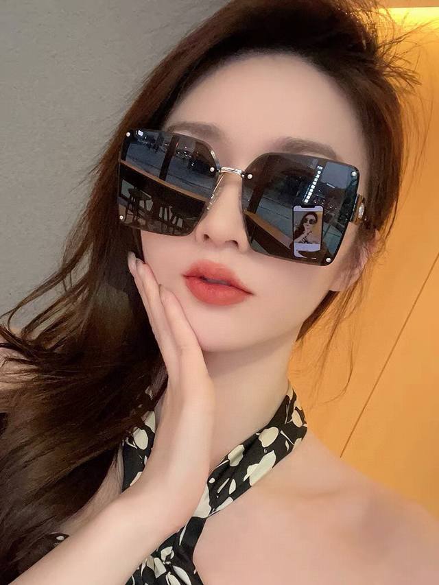 Chanel Xiaoxiang Chanel grab clip titanium steel logo acetate grab clip temperam
