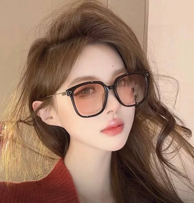 Chanel Xiaoxiang Chanel grab clip Pearl Camellia Ab surface grab clip temperamen