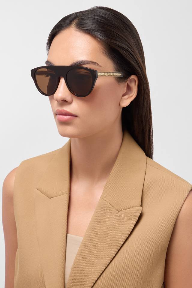 No. Lywed0019 Loewe's latest glossy square earrings, ZP brass material