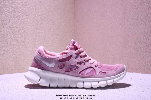Nike men's and women's shoes are half-size, with lightweight large mesh uppers f