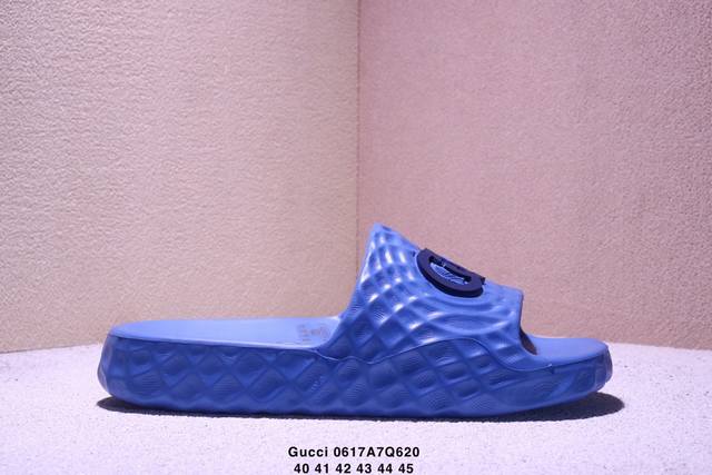 Gucci 5D embossed one-piece slippers are a classic hit over the years Authentic