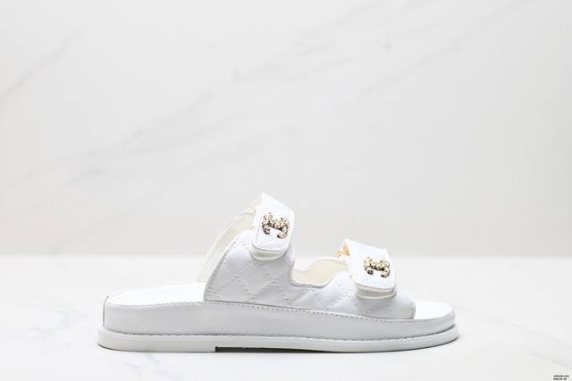Corporate-level Chanel leather open-toe flat flip flops Produced by a pure origi