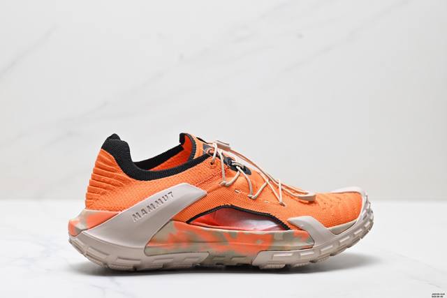 Corporate-level Mammut outdoor functional training hiking shoes adopts professio