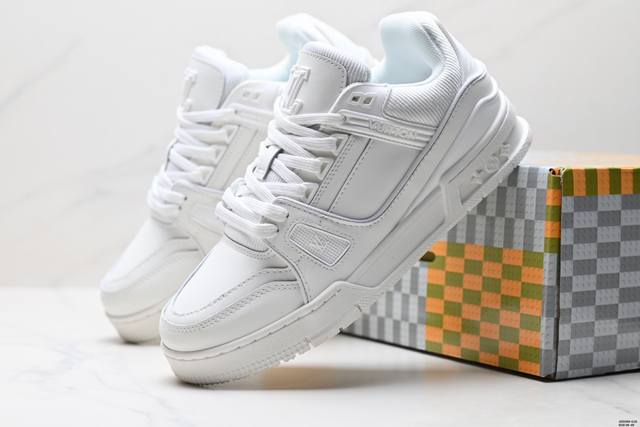 Corporate-level Louis Vuitton Trainer Sneaker Low Louis Vuitton casual sports cu