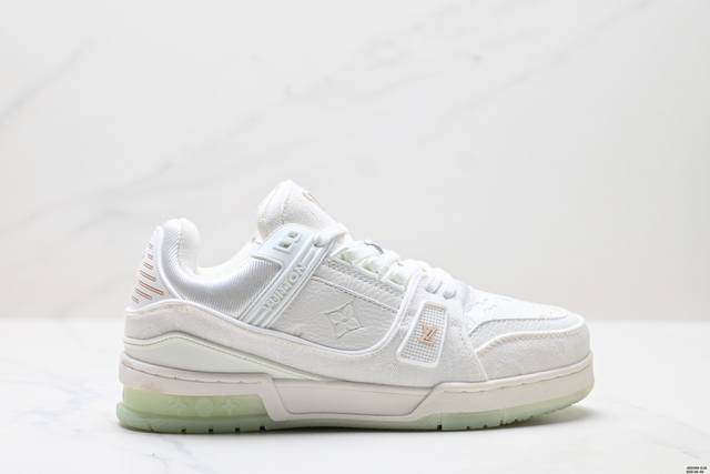 Corporate-level Louis Vuitton Trainer Sneaker Low Louis Vuitton casual sports cu