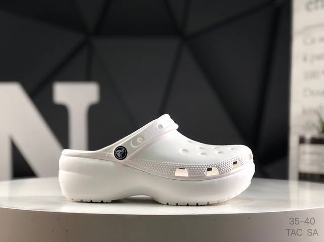 Crocs Crocs Cloud Slippers This pair of Crocs may be the most fashionable pair o