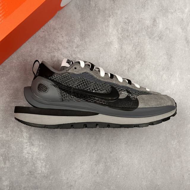 Local core private God version Sacai x Nike Vaporwaffle three generations of cat