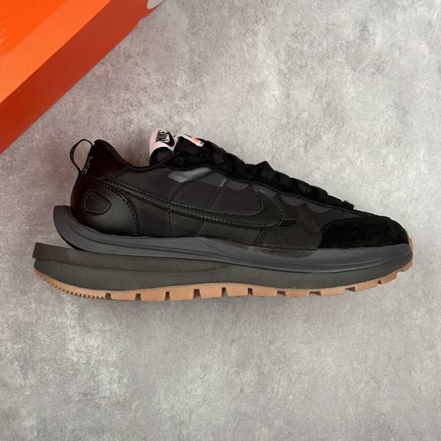 Local core private God version Sacai x Nike Vaporwaffle three generations of cat