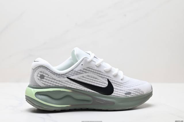 genuine Nike Journey Run running shoes use a new type of shock-absorbing materia