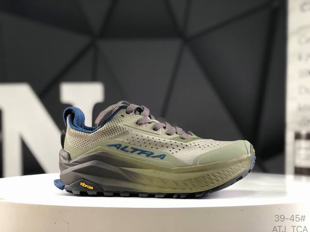 Top layer with half size Altra is a sports brand from the United States, providi