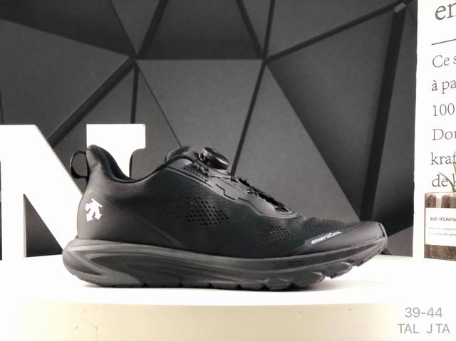 Descente Chron retro canvas sports casual shoes, comfortable and breathable uppe