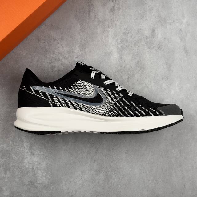 Local core private Nike React Vision shock-absorbing protection woven breathable