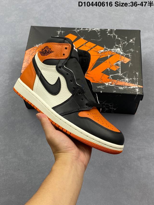 Nike Air Jordan 1 Retro High Og Nike Aj1 Michael Jordan high top classic retro v