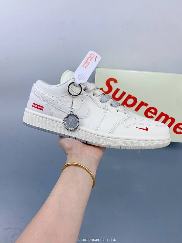 Nike Jordan Air Jordan 1 "Supreme co-branded beige and gray two-color" high-end