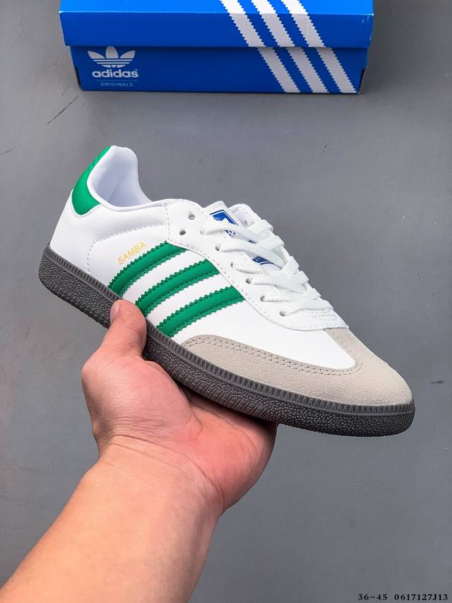 True half size! Adidas Samba Og classic shoe Adidas's classic Samba Og from near