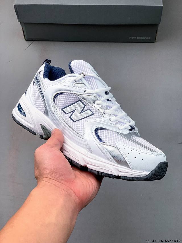 Made of high-quality fiber leather + breathable mesh material #Independent 3-lay