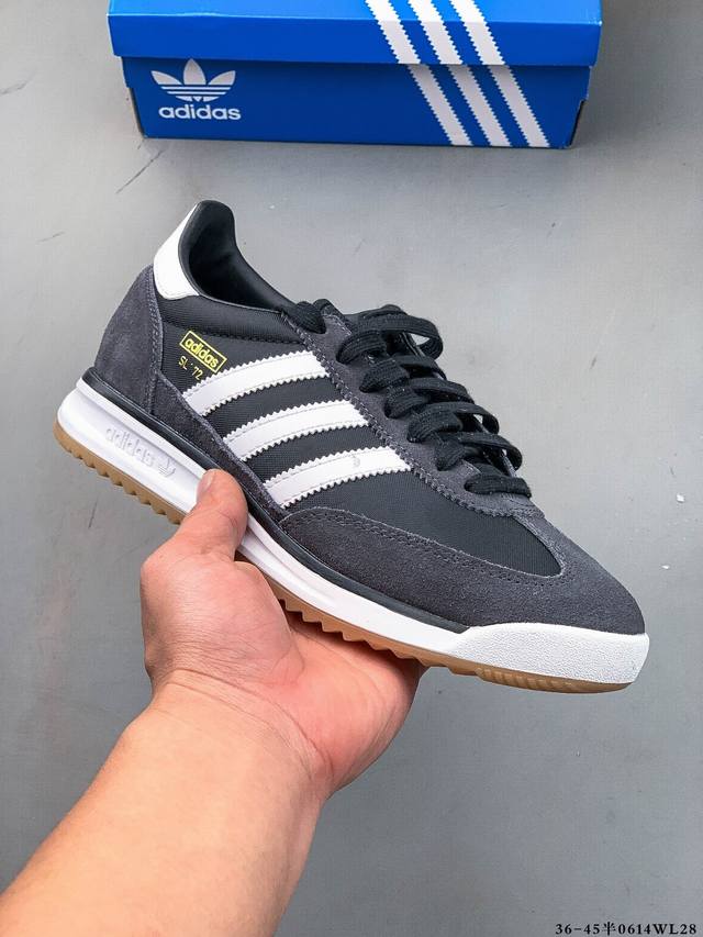 Adidas Sl 72 Rs new reset version, this retro shoe is presented in nylon materia