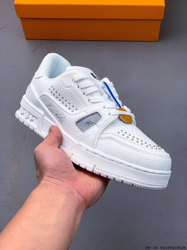 Louis Vuitton Lv Louis Vuitton sneakers Sisters who ride the wind and waves are