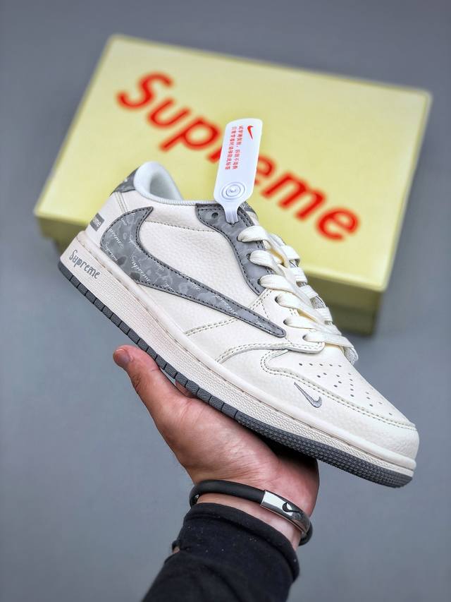 Travis Scott x Nike Air Jordan 1 Low Sup joint modelWhite and gray hookProduced