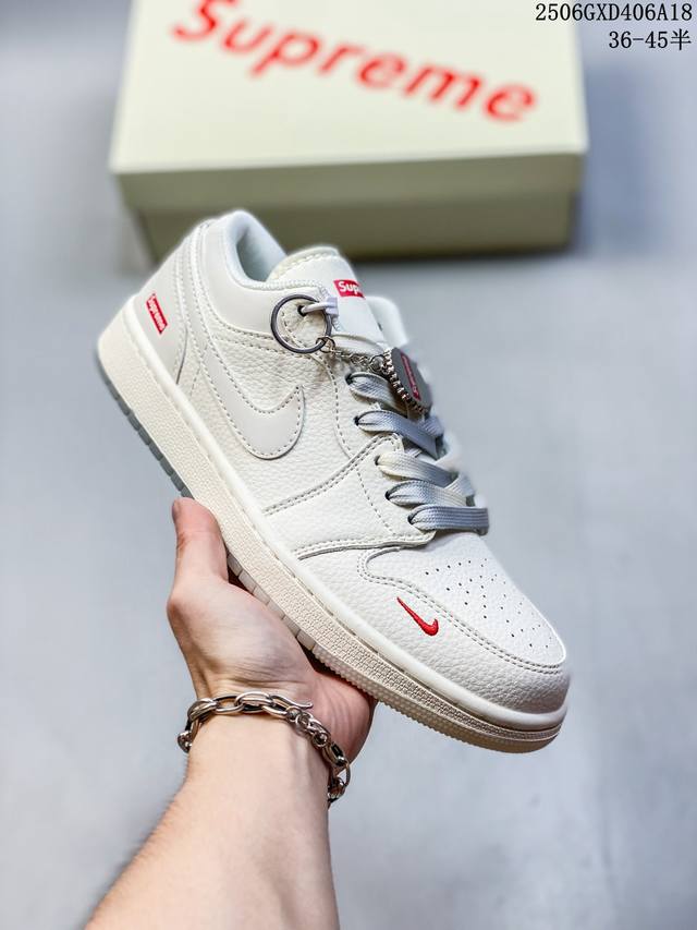 Overseas hit limited edition sale! Nike Jordan Air Jordan 1 "Supreme co-branded