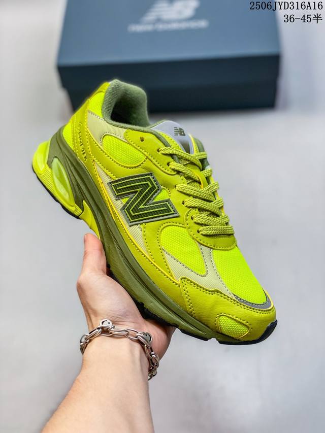 New Balance New Balance men's and women's shoes are half-size, upgraded from the