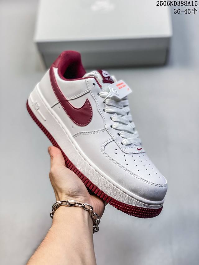 Corporate-grade with half-size Nike Air Force 1 '07 Low Air Force One low-top sp