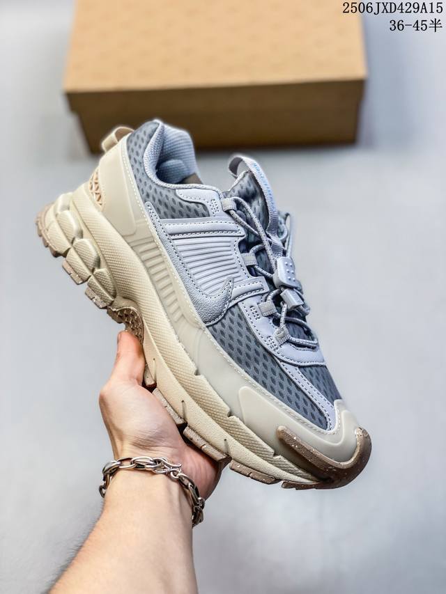 Corporate-level Nike Zoom Vomero Roam Marathon Retro Running Fifth Generation Ca