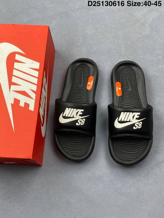 Nike Victori One Slide Beach Sandals Size: As shown in the picture Item number: