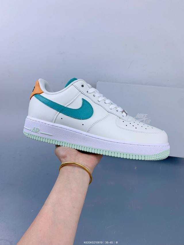 Nike Air Force 1'07 Lx original last and original cardboard to create a pure low