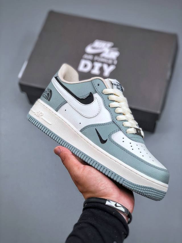 Overseas hit limited edition! High-end custom Nike Air Force 1 '07 Low The North