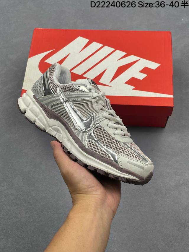 Nike Summer Zoom Vomero 5 Casual Training Running Shoes. The Nike Zoom Vomero 5