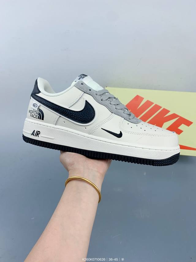 Nike Air Force 1 Low, a versatile casual sports shoe. The soft and elastic cushi
