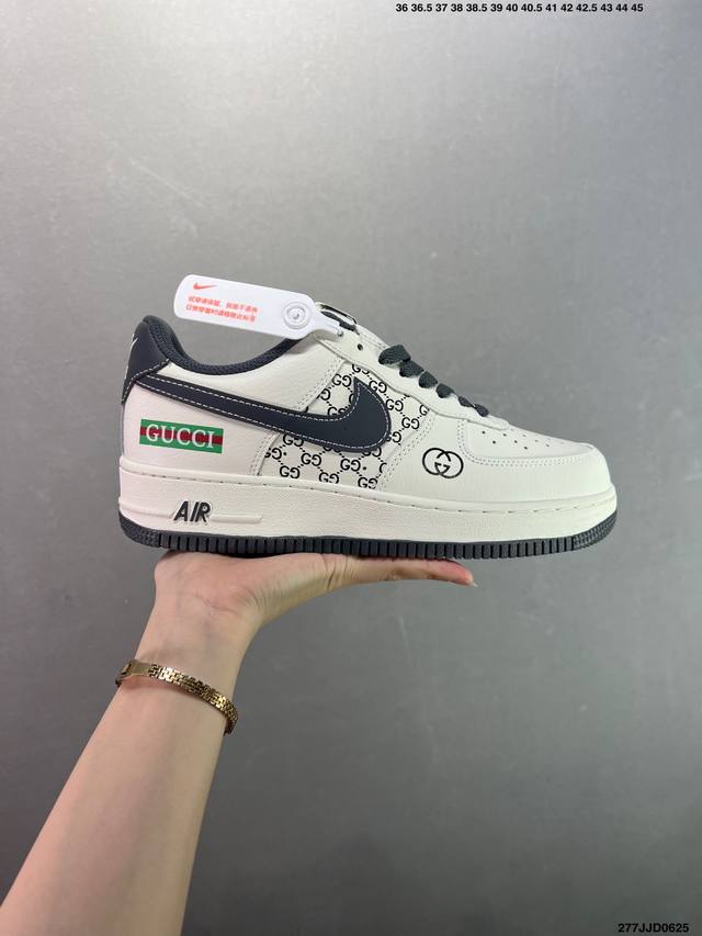 Nike Air Force 1 Low Original last and original cardboard to create a pure air f