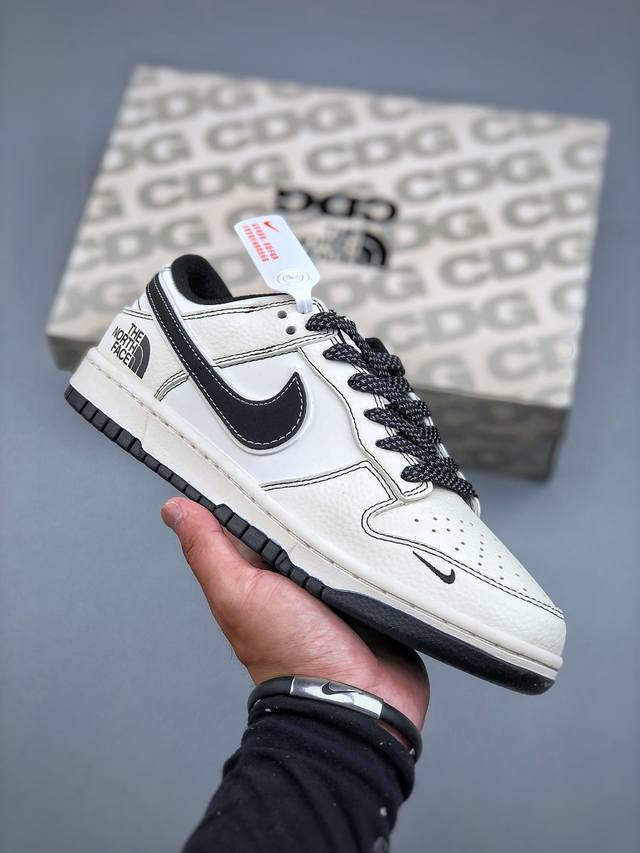 version of overseas hit limited sale! Nike SB Dunk Low "The North Face co-brande