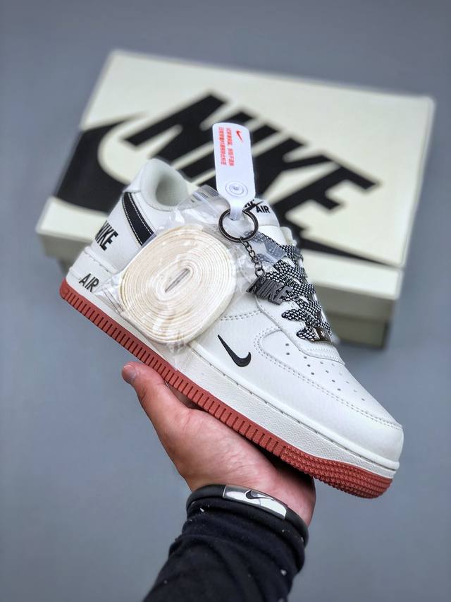 Nike Air Force 1'07 Low Nike co-branded beige and black raw rubber Air Force One