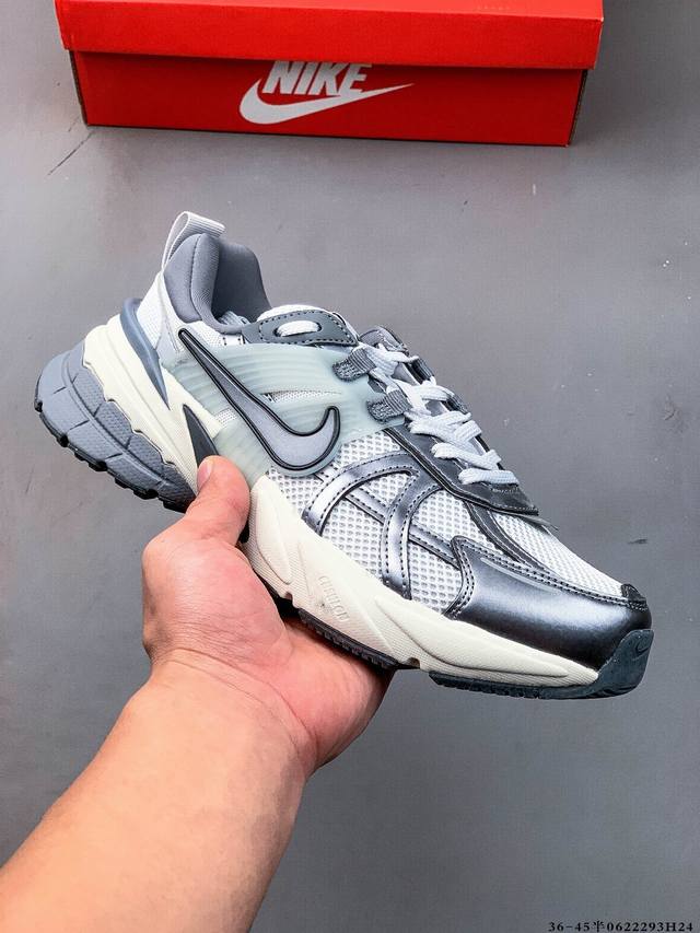 Collection Nike V2K Run new all-match casual running shoes with retro style. The