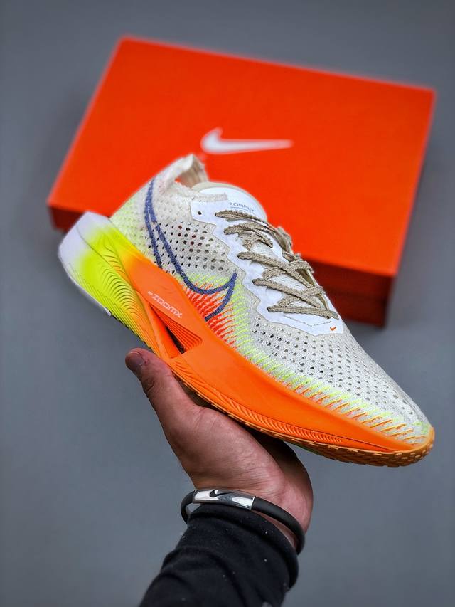 Nike Zoomx Vaporfly Next% 3 Marathon Running Shoes The biggest difference betwee