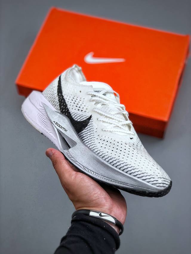 Nike Zoomx Vaporfly Next% 3 Marathon Running Shoes The biggest difference betwee