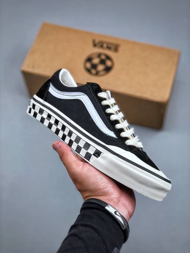 Vans classic black and white checkerboard low-top sneakers, black and white colo